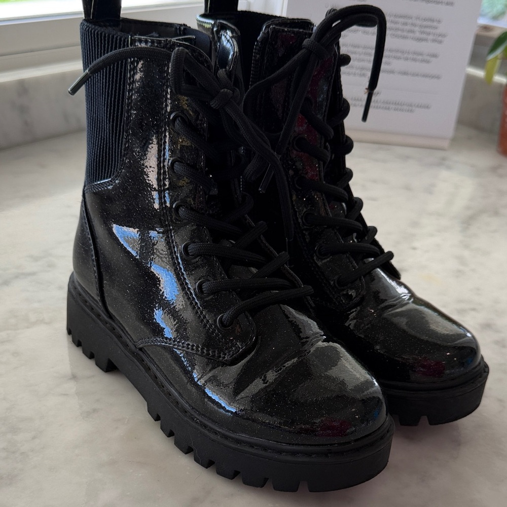 Kids' Rochelle Lace-Up
Combat Boots - art class™
Black 13